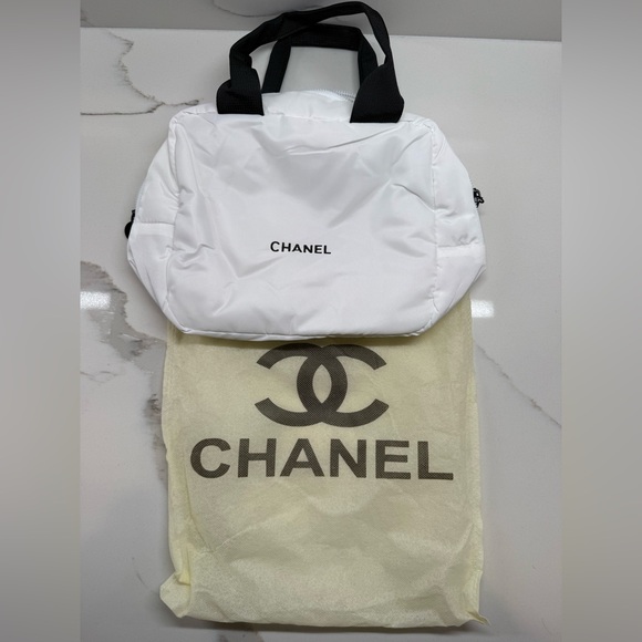 GWP Chanel White Tote/Cosmetic Bag - Picture 11 of 13